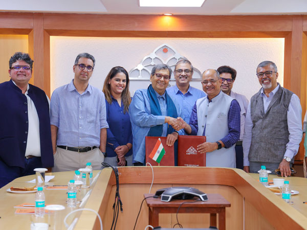 IIM Mumbai MoU Signing